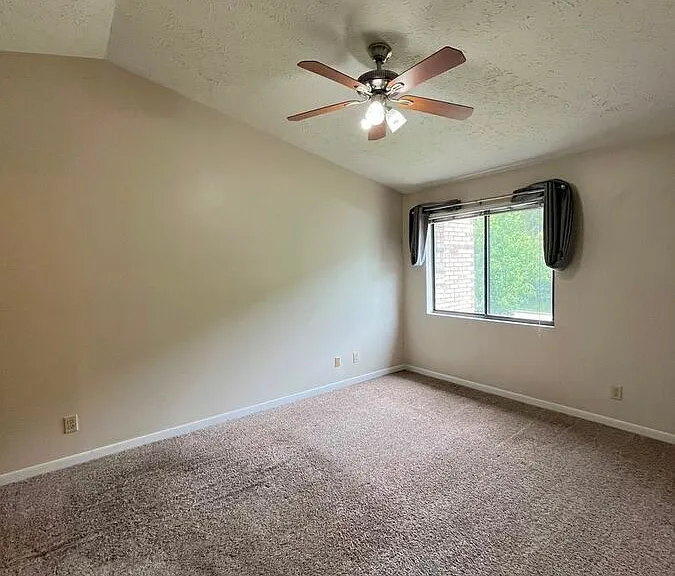 24 Woodland Hills Dr #11 — Photo 12
