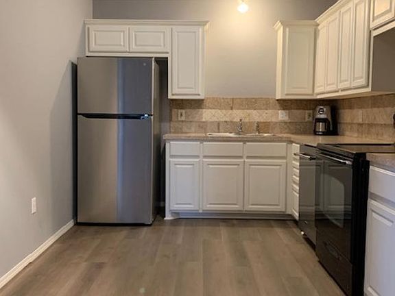 2nd image of 401 12th Ave SE #24-253