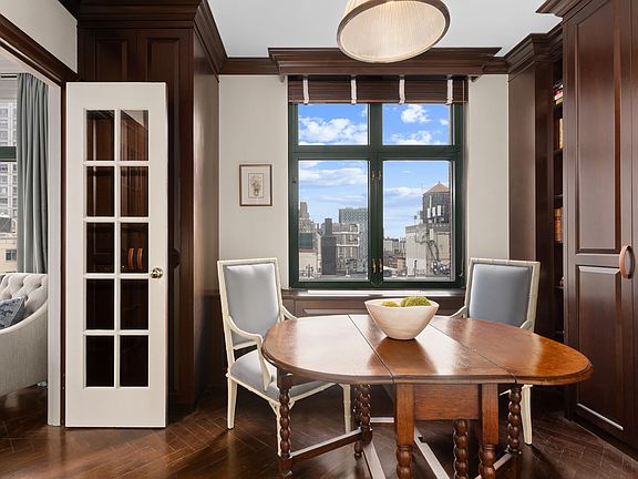 4th image of 188 E 70th St APT 18D