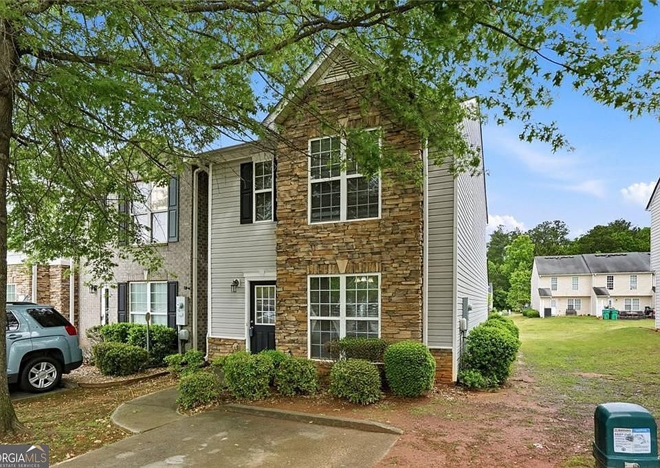 1st image of 1792 Gold Finch Way
