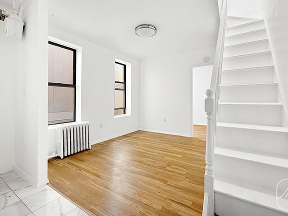 5th image of 403 E 8th St APT 20