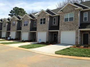 630 Friendway Rd, Greensboro, NC 27410