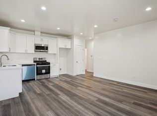722 W 214th St, Torrance, CA 90502