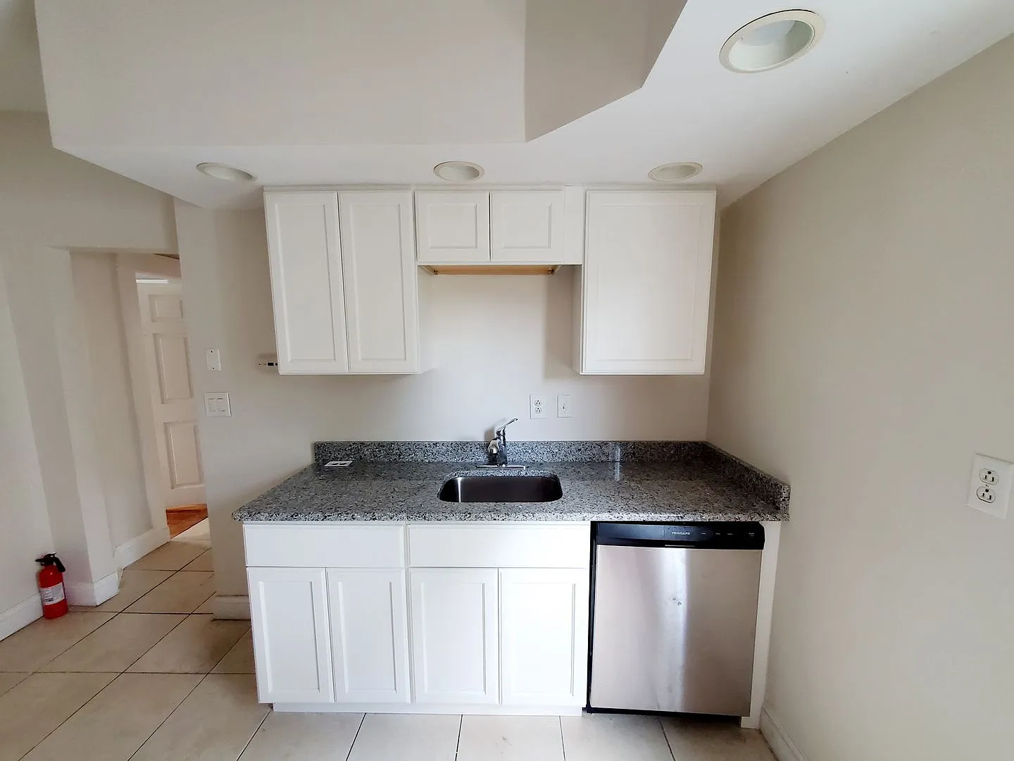 3923 Washington Street — Photo 2
