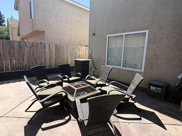 798 Century Ln — Photo 37