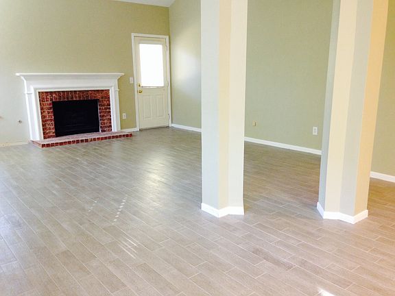 Family room, gas fireplace