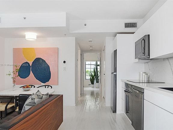 2nd image of 435 21st St #114