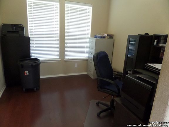 4th image of 3502 Bennington Way