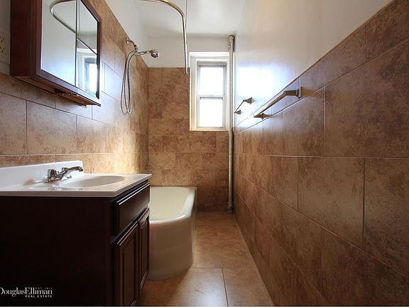2nd image of 74 Gatling Pl APT 5C