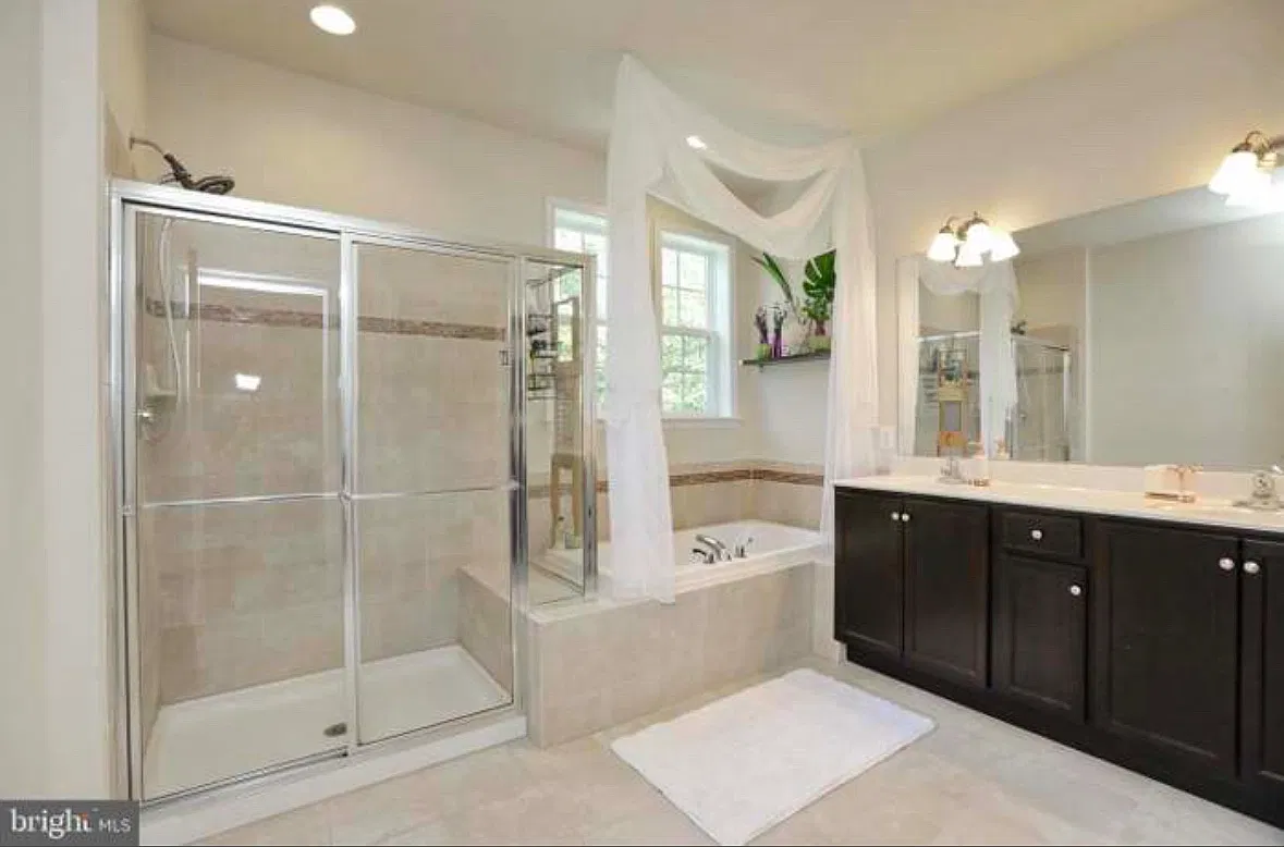4 bed, 2557 sqft, $1,050 — Photo 3