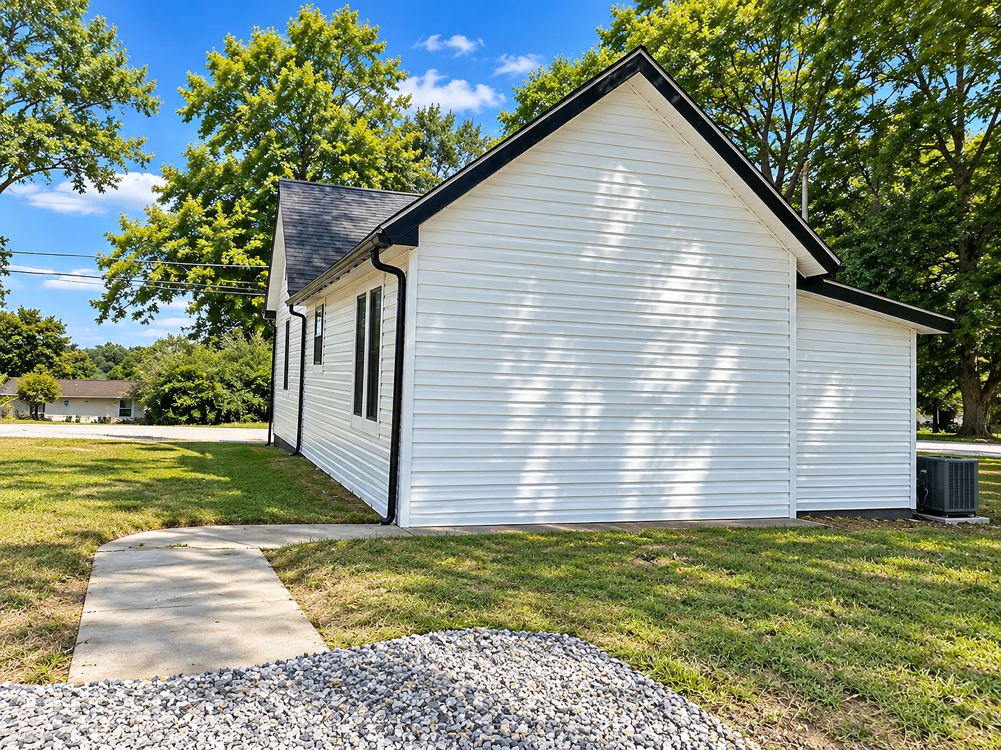 3 bed, 1145 sqft, $1,900 — Photo 3