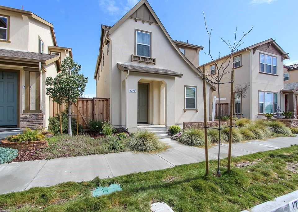 1st image of 1796 Daffodil Ave