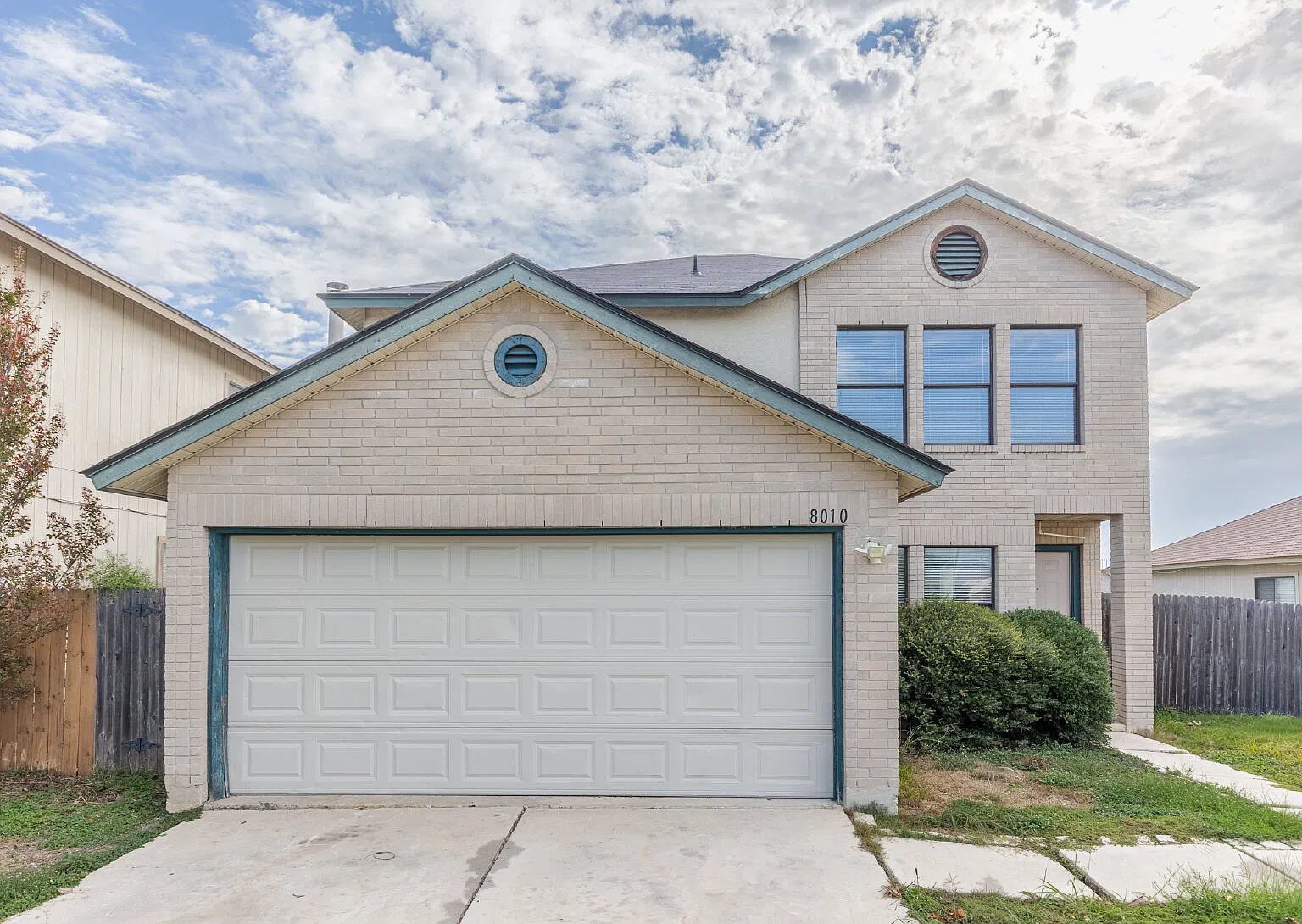 3 bed, 2.5 bath, 1698 sqft, $1,700 — Photo 1