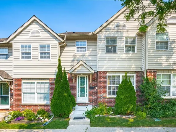 26 Poplar Dr #15, Cambridge, ON N3C 4A3