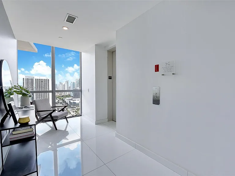 1100 Biscayne Blvd #3205 — Photo 1