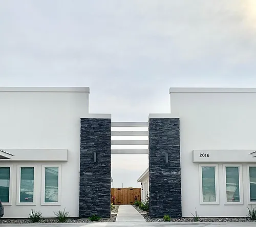 2016 Summerland Ln Photo 1