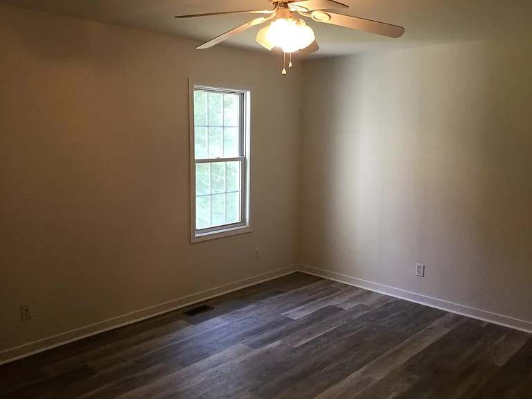 328 Virginia Lee Blvd — Photo 3