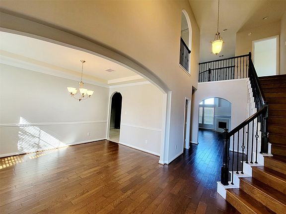 2nd image of 4811 Coopers Creek Ct