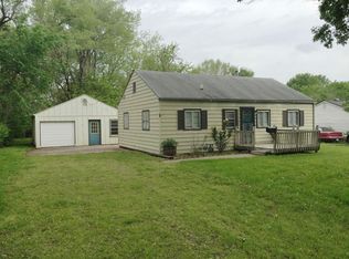 8412 Greenwood Rd, Raytown, MO 64138