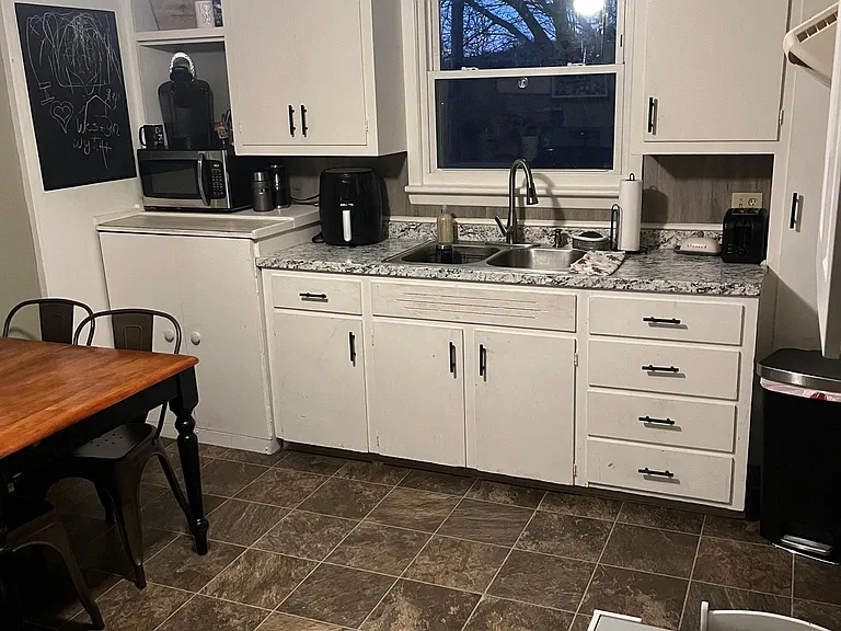 90 Oak St #1 — Photo 3
