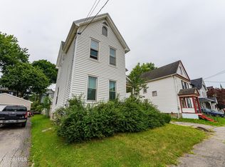21 Trinity Pl, Amsterdam, NY 12010