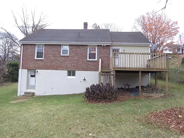 1502 Fort Manor Dr — Photo 2