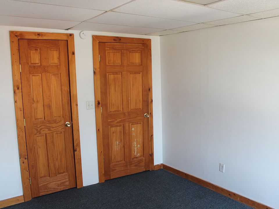 2nd image of 527 2nd St