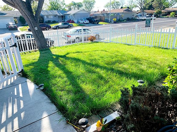 3rd image of 216 N Park Victoria Dr