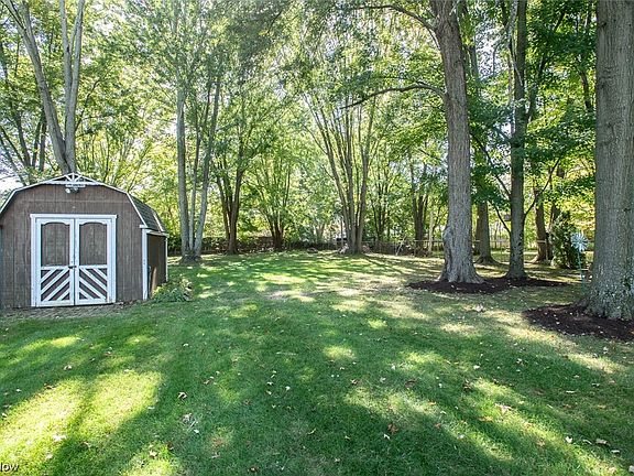 4th image of 26611 Kingswood Dr