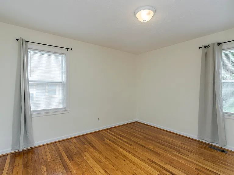 649 Mitchell Ave — Photo 17