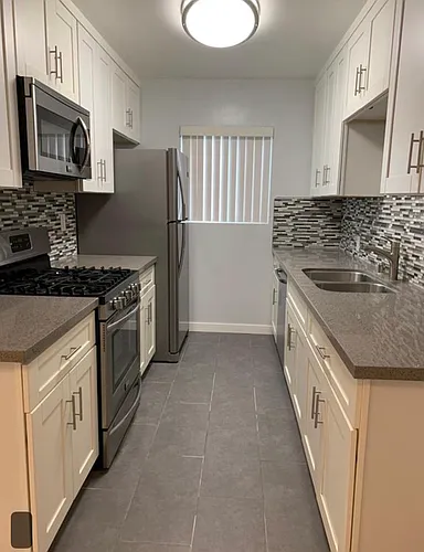 1115 N Flores St #8 Photo 1 1115 N Flores St #8 Photo 1