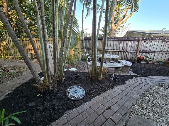 5th image of 872 NE 40th Street