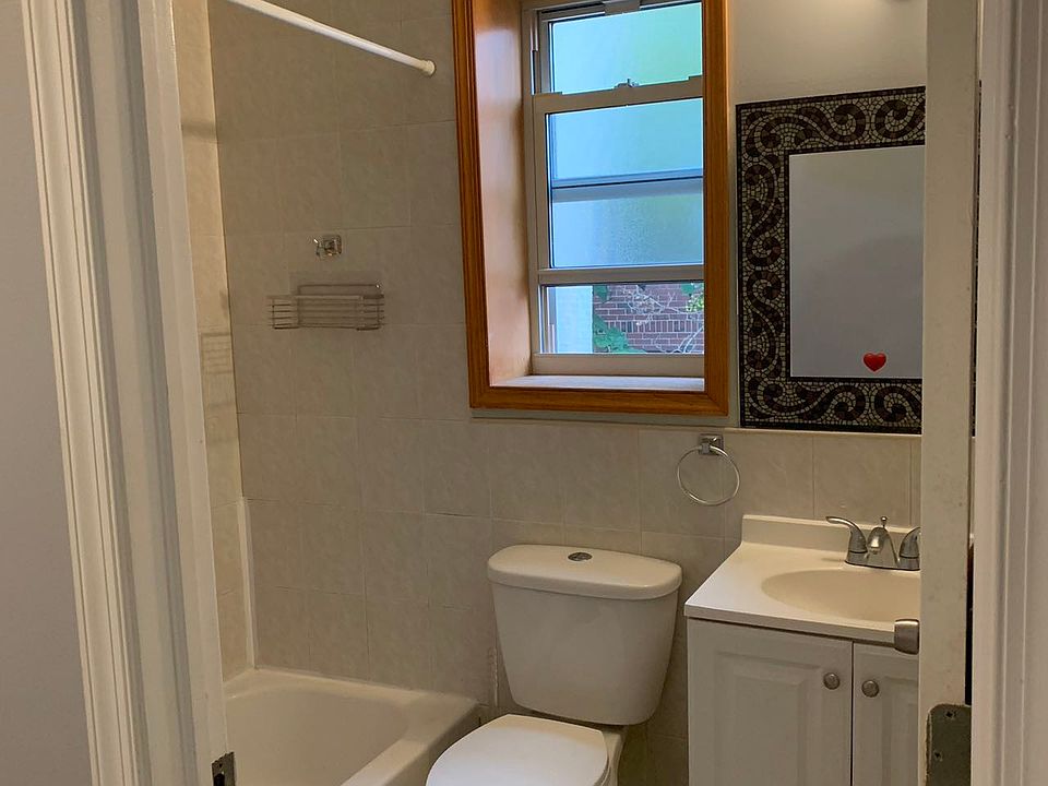 2nd image of 4526 Sansom St #3F