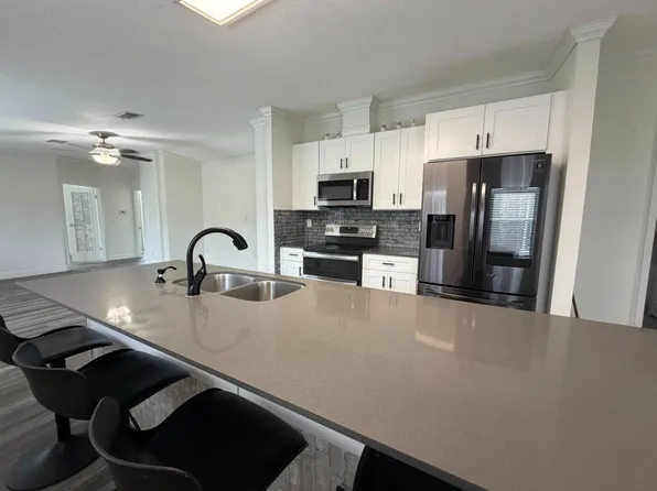 8808 Higbie Pl, Tampa, FL 33635