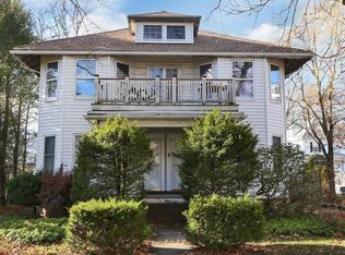 27 Westbourne Rd #1, Newton Center, MA 02459