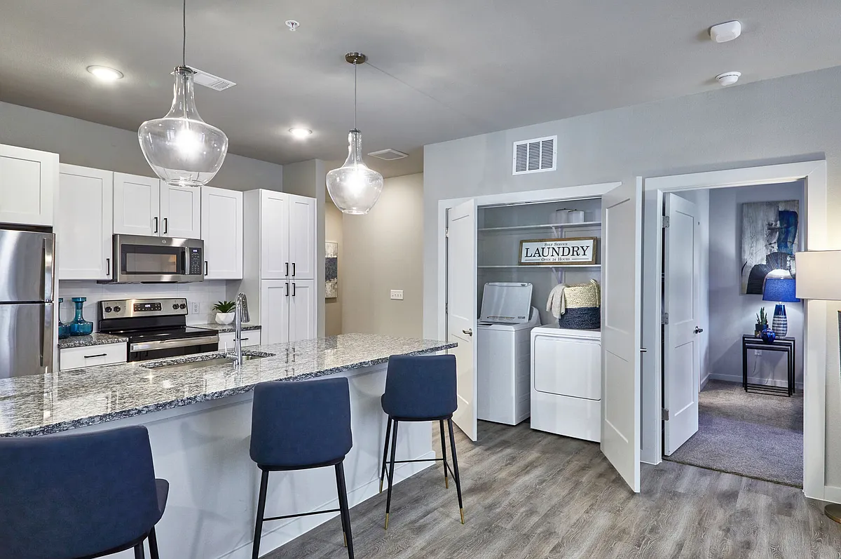 Building Photo - Neuhaus Lake Worth