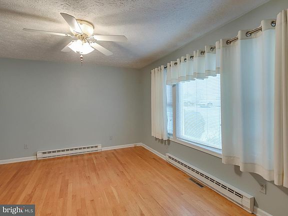 3rd image of 5647 N Seminole Trl