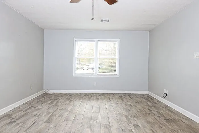 3591 Robert E Lee Dr — Photo 2
