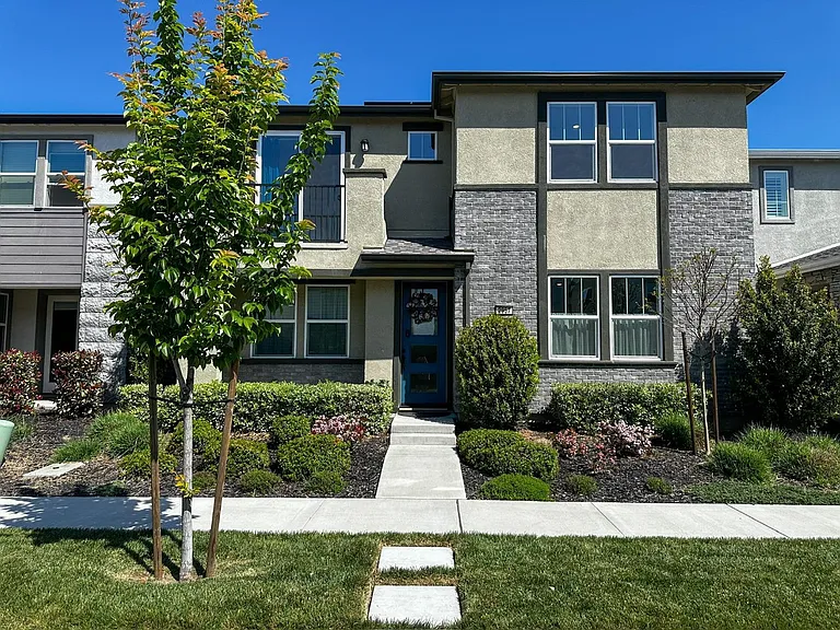 2957 Honey Opal Ave — Photo 1