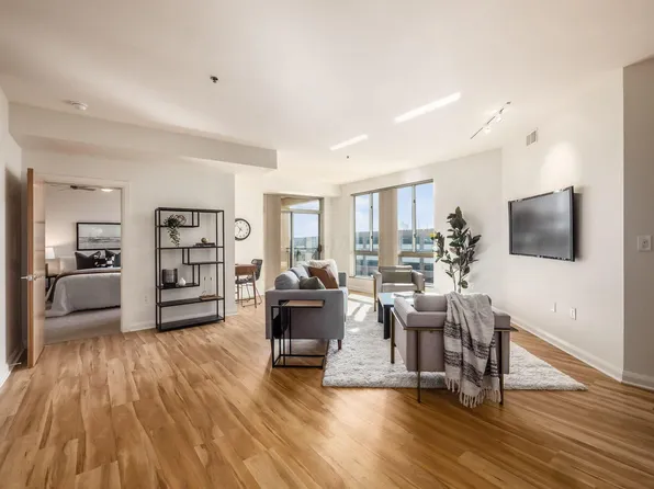 196 S Grant Ave APT 607, Columbus, OH 43215