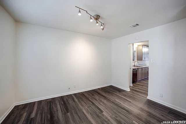 3 bed, 2.0 bath, 1757 sqft, $1,850 — Photo 4