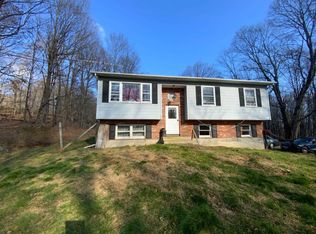 39 Wendover Rd, Stanfordville, NY 12581