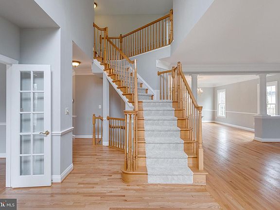 2nd image of 2943 Oakton Knoll Ct