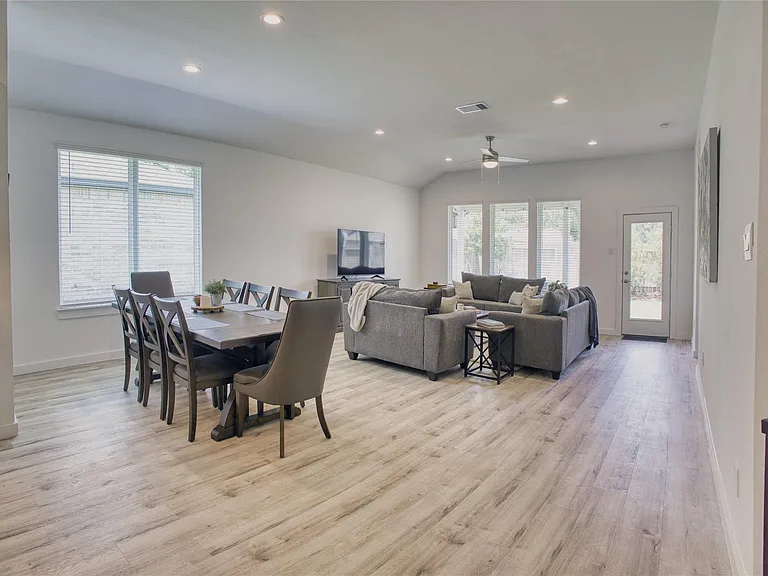 10208 Prairie Creek Ln — Photo 5