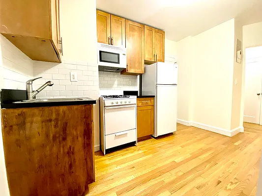 Rented by City & Suburban | media 21