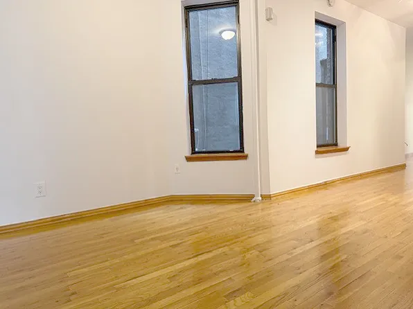 319 East 92nd Street image 4 of 9