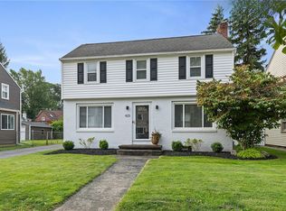 425 Harwick Rd, Rochester, NY 14609