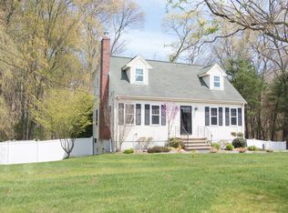 22 Jenna Cir, Taunton, MA 02780