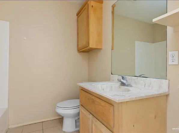 200 Rc Champion St APT 6, Progreso, TX 78579