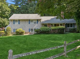 32 Blue Mountain Rd, Norwalk, CT 06851